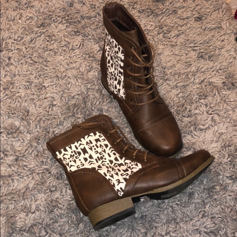 Patterned Combat Ankle Booties - Picture 2 of 3